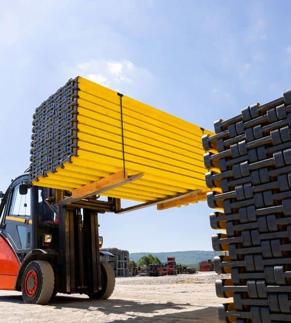 Forklift คือรถที่ถูกออกแบบมาสำหรับใช้หลักการคานงัดยกของ
